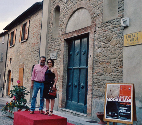 Gregorio Rossi con la figlia Maddalena prima dell'inaugurazione della mostra curata da Rossi dal titolo "Modigliani e il segno di Silvestro Lega"